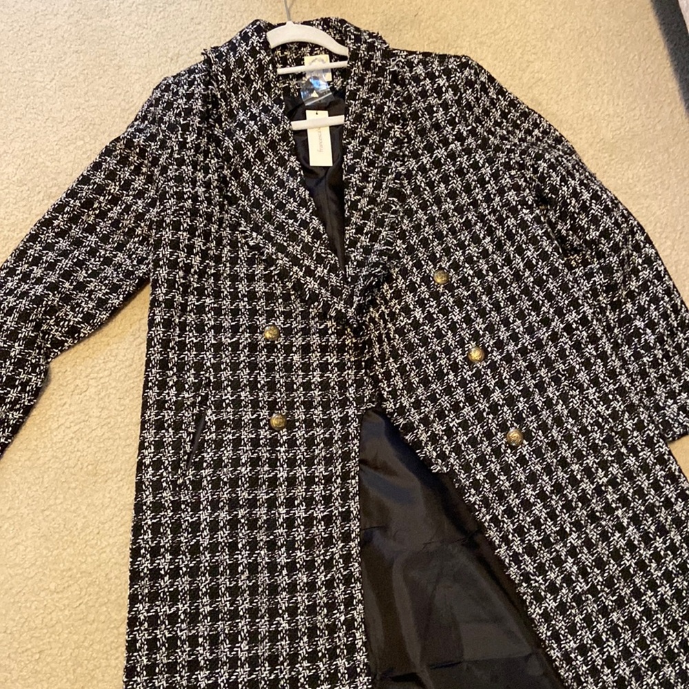Francesca’s Amelle Long houndstooth jacket